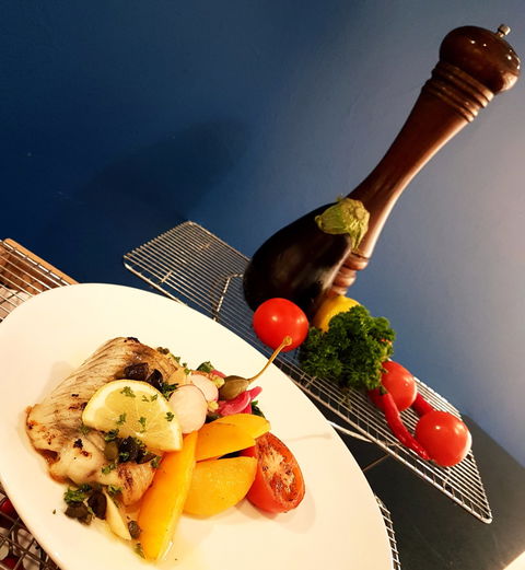 Aqua Restaurant & Bar - Tourism Canberra 4