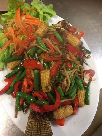Bua Thong Armidale - Tourism Canberra 0