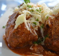 Manolis Greek Taverna - Tourism Canberra