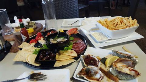 Oyster Bar Darwin - Tourism Canberra 0