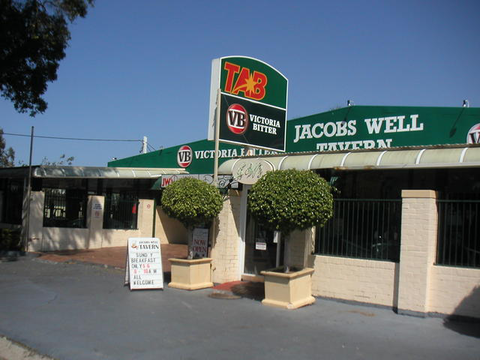 Jacobs Well Bayside Tavern - Tourism Canberra 0
