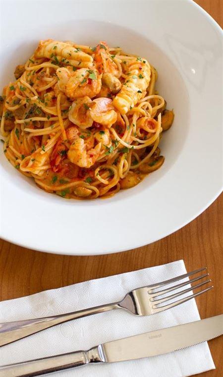Voro Restaurant And Pizzeria - Tourism Canberra 4