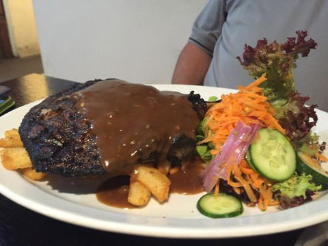 Plough And Harrow Pub And Restaurant - Tourism Canberra 0