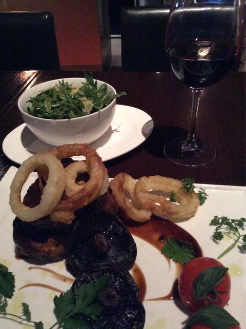 O Bar & Restaurant - Tourism Canberra 4