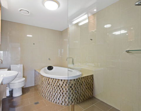 CBD Executive Apartments - Tourism Canberra 9