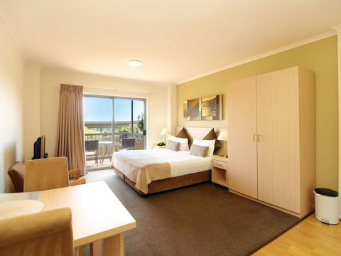 Oaks Goldsbrough Apartment Hotel - Tourism Canberra 1