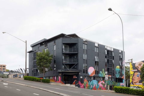 Hotel Hacienda - Tourism Canberra 0