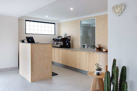 Hotel Hacienda - Tourism Canberra 1