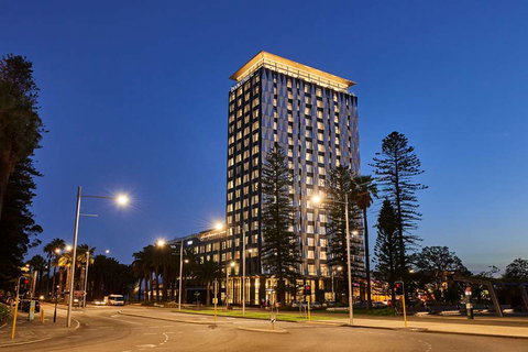 DoubleTree by Hilton Perth Waterfront - Tourism Canberra 2