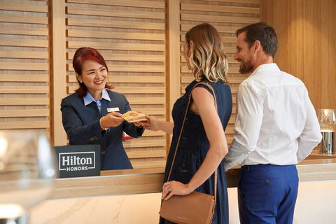 DoubleTree by Hilton Perth Waterfront - Tourism Canberra 4