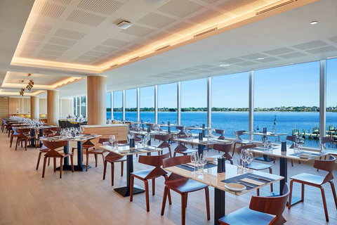 DoubleTree by Hilton Perth Waterfront - Tourism Canberra 16