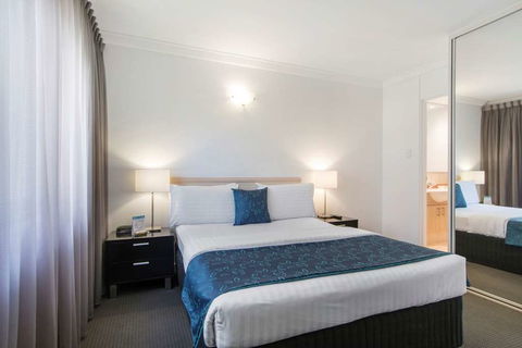 The Peninsula Riverside Apartments - Tourism Canberra 11