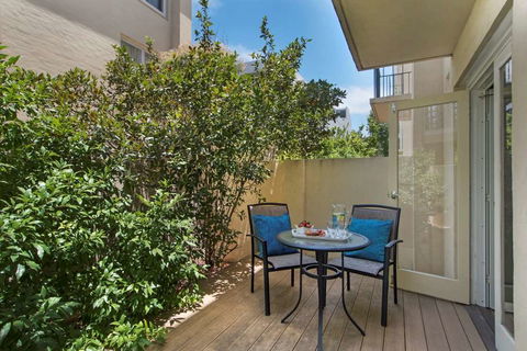 The Peninsula Riverside Apartments - Tourism Canberra 15