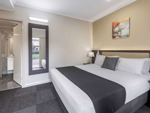 Quality Hotel Melbourne Airport - Tourism Canberra 5
