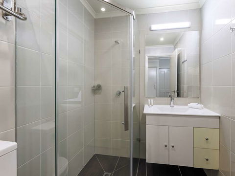Quality Hotel Melbourne Airport - Tourism Canberra 13