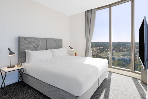 Meriton Suites George St - Tourism Canberra 0