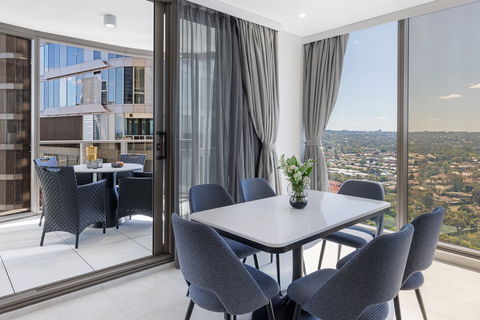 Meriton Suites George St - Tourism Canberra 2
