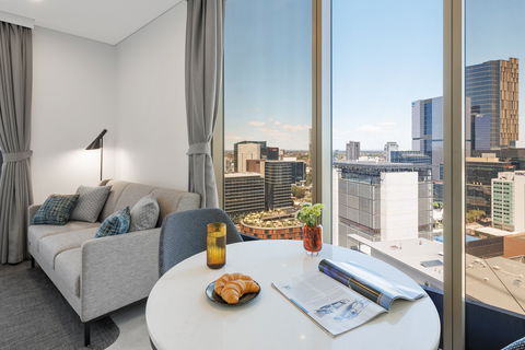 Meriton Suites George St - Tourism Canberra 9