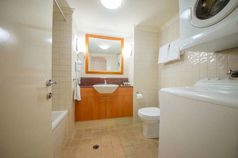 Central Cosmo Apartments - Tourism Canberra 3