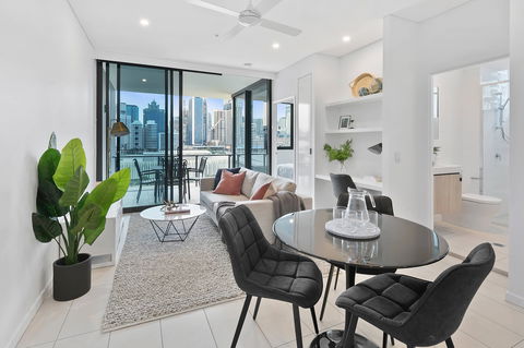 Arise On Hope Street - Tourism Canberra 2