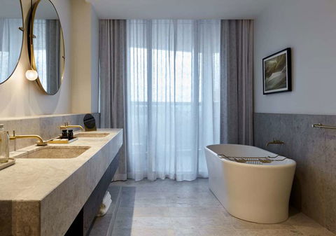 Eos By SkyCity - Tourism Canberra 3