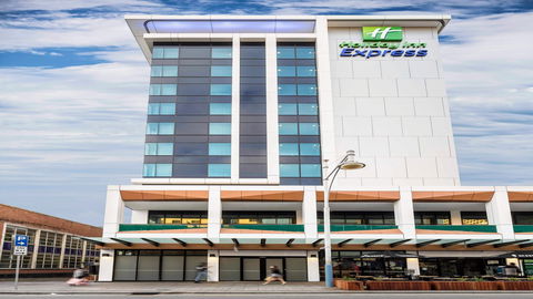 Holiday Inn Express Adelaide City Centre - Tourism Canberra 1