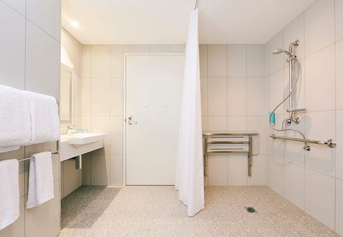 Holiday Inn Express Adelaide City Centre - Tourism Canberra 7