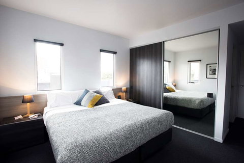 Tyrian Serviced Apartments - Tourism Canberra 1