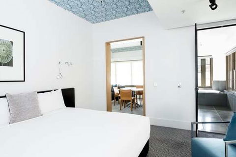 Peppers Gallery Hotel, Canberra - Tourism Canberra 12