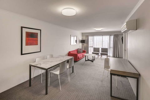 Adina Serviced Apartments James Court - Tourism Canberra 5