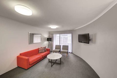 Adina Serviced Apartments James Court - Tourism Canberra 12