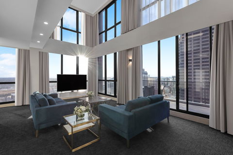 Meriton Suites Pitt Street - Tourism Canberra 1