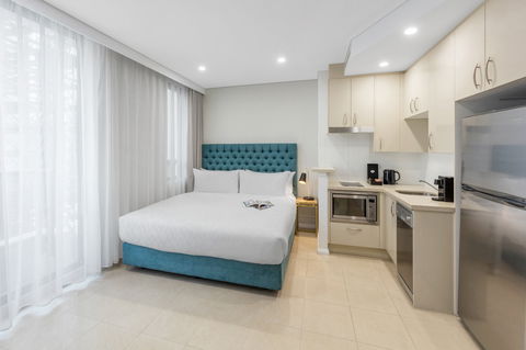 Meriton Suites Pitt Street - Tourism Canberra 7