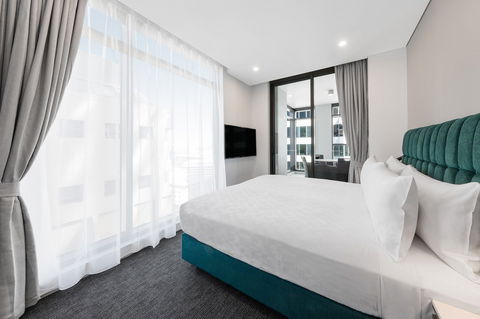 Meriton Suites Sussex Street, Sydney - Tourism Canberra 1