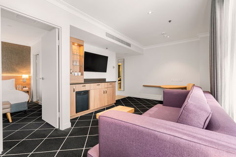 Holiday Inn Darling Harbour - Tourism Canberra 13