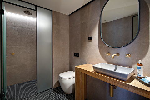 Zara Tower Serviced Apartments - Tourism Canberra 6