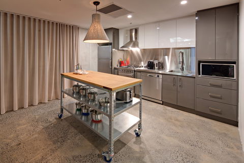 Zara Tower Serviced Apartments - Tourism Canberra 9