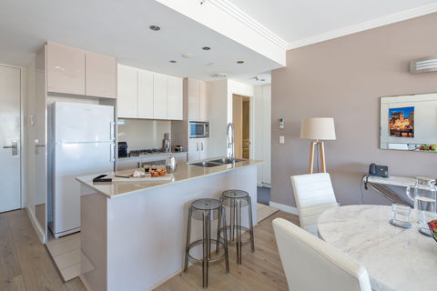 Zara Tower Serviced Apartments - Tourism Canberra 11