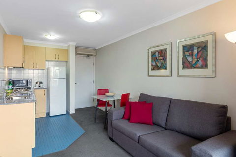 Nesuto Chippendale Sydney Apt Hotel - Tourism Canberra 7
