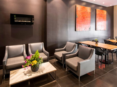 Hotel Ibis World Square - Tourism Canberra 2