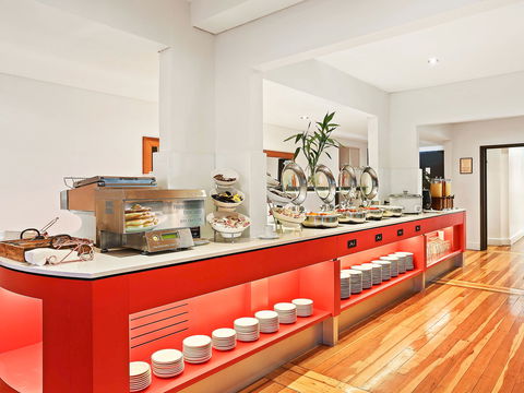 Hotel Ibis World Square - Tourism Canberra 8