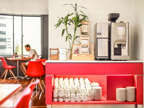 Hotel Ibis World Square - Tourism Canberra 11