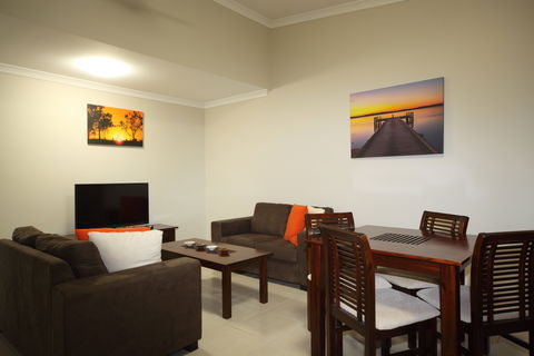 Direct Hotels - Villas On Rivergum - Tourism Canberra 0