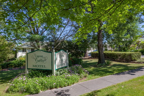 Yarra Gables Motel - Tourism Canberra 0