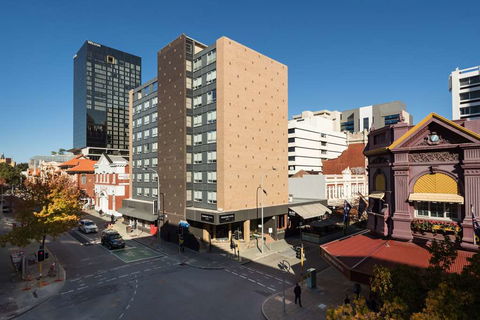 Pensione Hotel Perth - Tourism Canberra 1