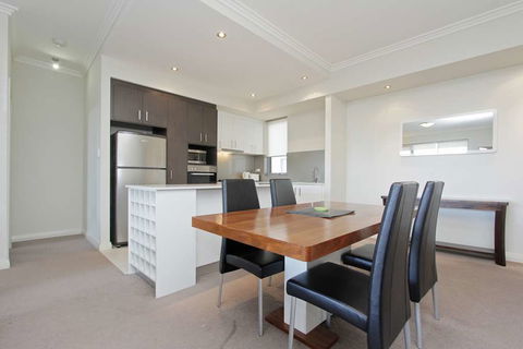 Zappeion Apartments - Tourism Canberra 1