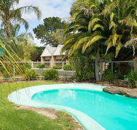 Tropicana Motor Inn - Tourism Canberra