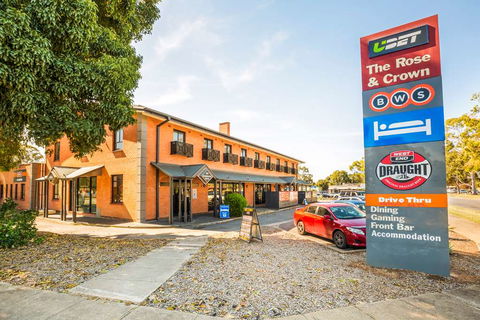 Nightcap Rose & Crown Hotel - Tourism Canberra 0