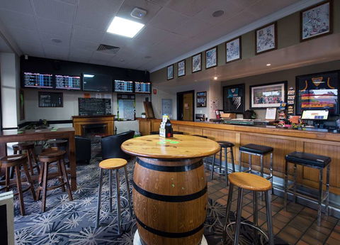 Nightcap Rose & Crown Hotel - Tourism Canberra 2