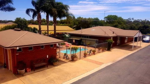 Centrepoint Motel - Tourism Canberra 1